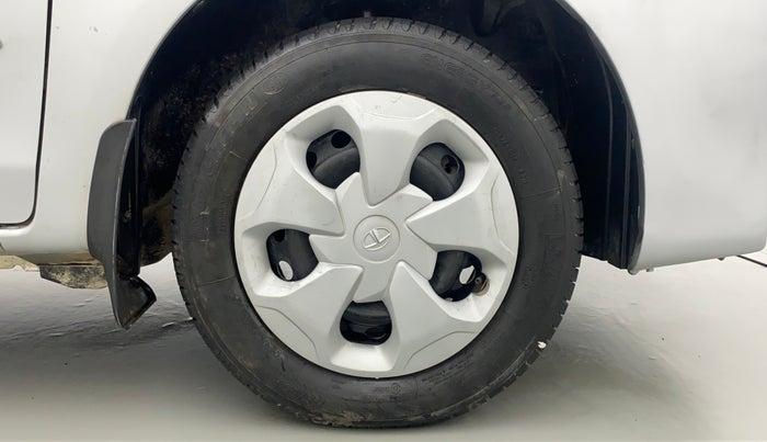 2012 Toyota Etios G, Petrol, Manual, 89,441 km, Right Front Wheel