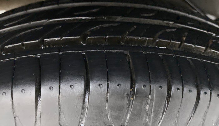2016 Datsun Go Plus T, Petrol, Manual, 92,608 km, Right Rear Tyre Tread