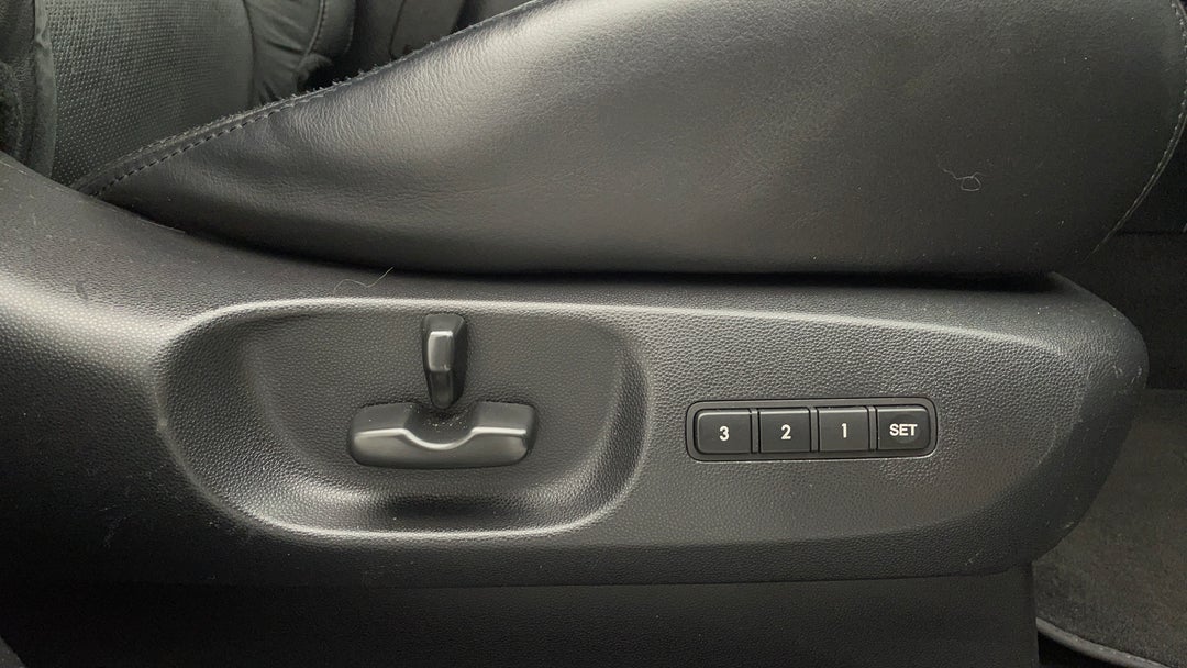 2015 Mazda CX-9 Luxury (fwd), Automatic, 113580 km, Drivers Side Adjustment Panel