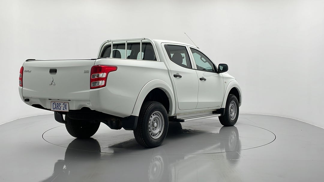2016 Mitsubishi Triton Glx (4x4), Automatic, 74372 km, Right Back Diagonal (45- Degree) View