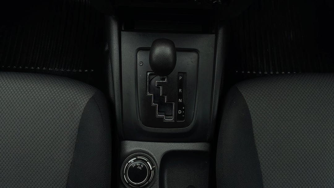 2016 Mitsubishi Triton Glx (4x4), Automatic, 74372 km, Gear Lever 