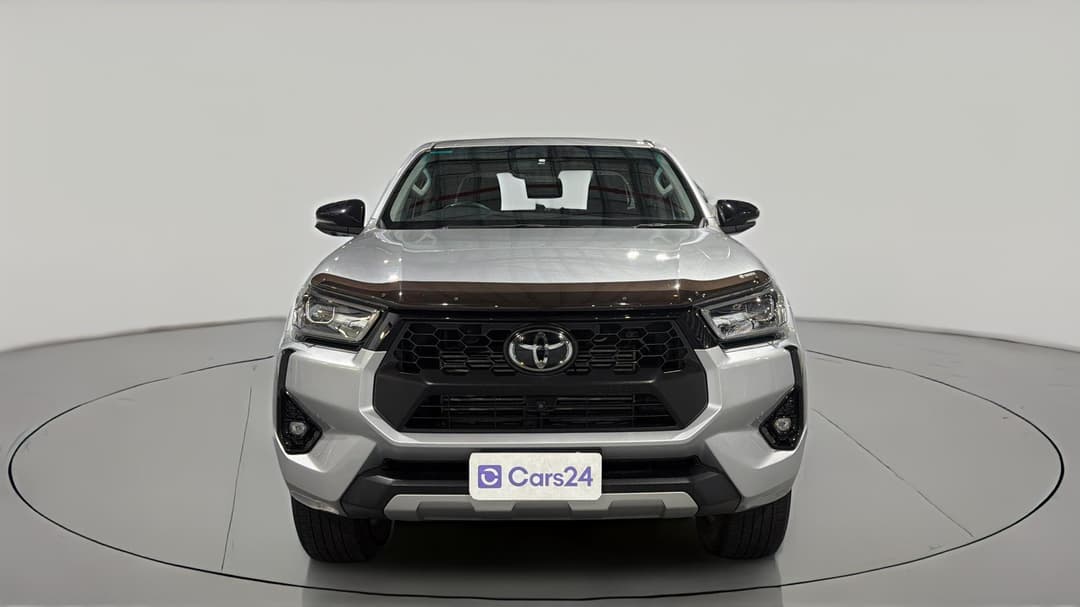 2024 Toyota Hilux Sr5 + Premium Interior (4x4), Automatic, 37112 km, Front View