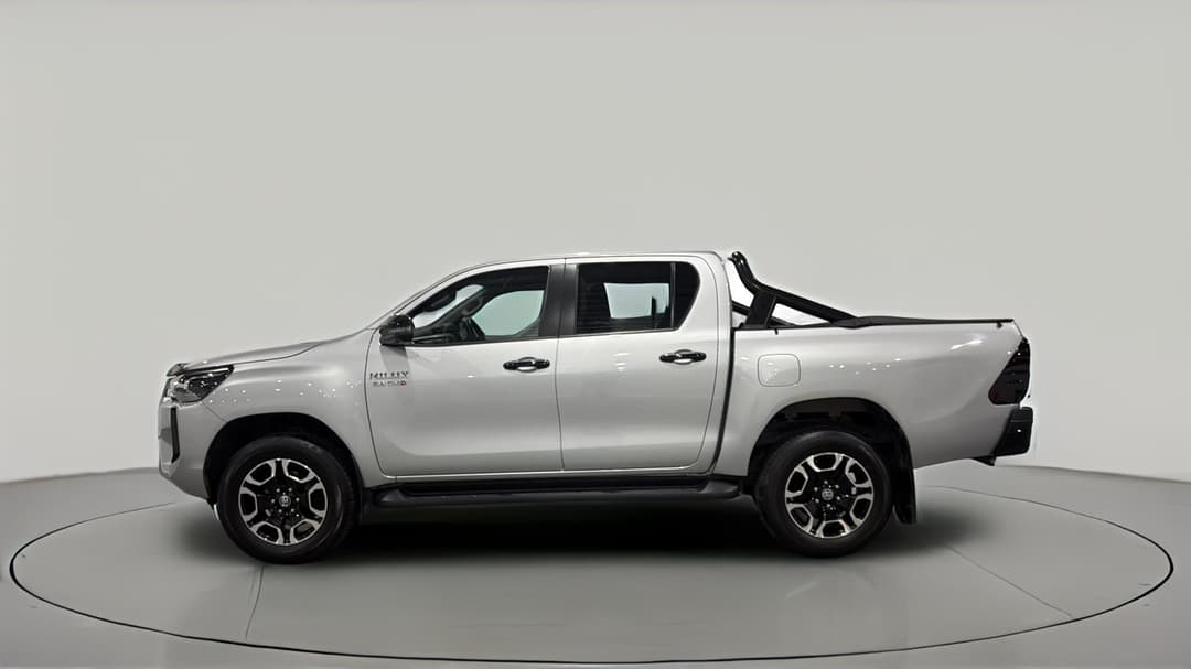 2024 Toyota Hilux Sr5 + Premium Interior (4x4), Automatic, 37112 km, Left Side View