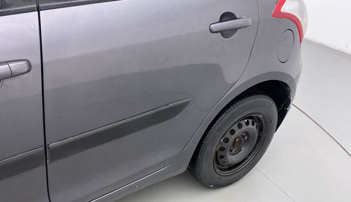 2017 Maruti Swift VXI D, Petrol, Manual, 37,014 km, Rear left door - Minor scratches