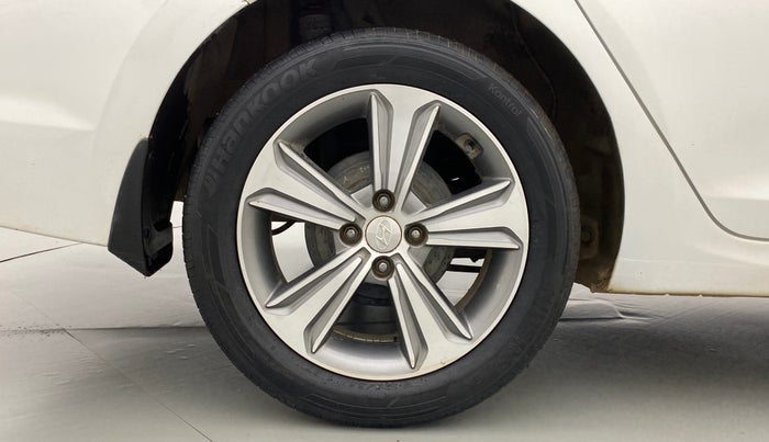 2018 Hyundai Verna 1.6 SX VTVT AT (O), Petrol, Automatic, 74,990 km, Right Rear Wheel