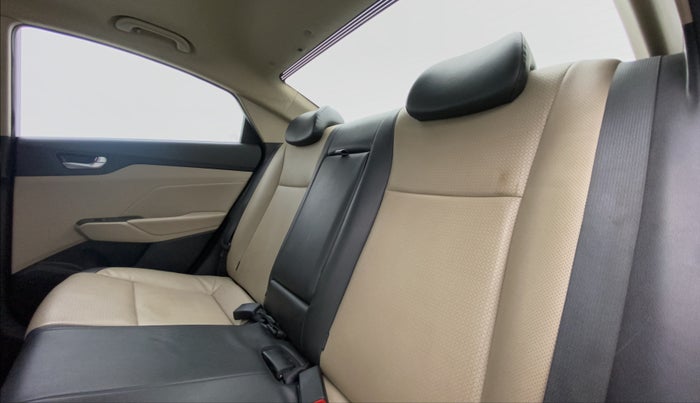 2018 Hyundai Verna 1.6 SX VTVT AT (O), Petrol, Automatic, 74,990 km, Right Side Rear Door Cabin