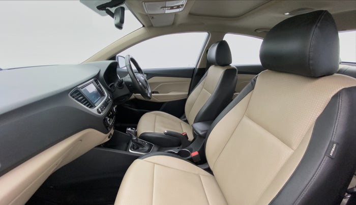 2018 Hyundai Verna 1.6 SX VTVT AT (O), Petrol, Automatic, 74,990 km, Right Side Front Door Cabin