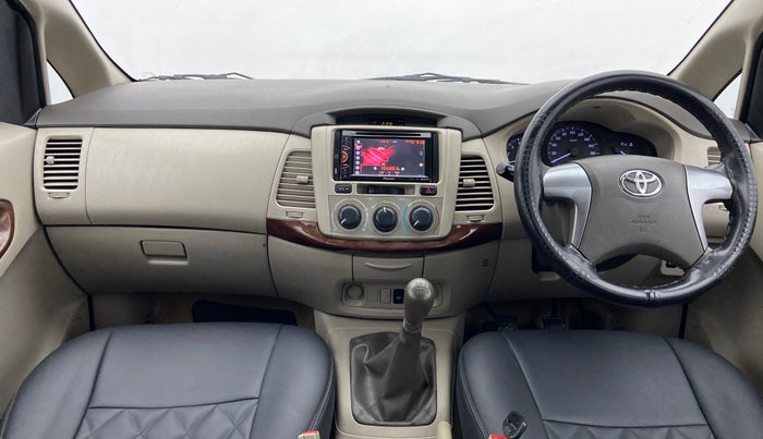 2014 Toyota Innova 2.5 GX 7 STR BS IV, Diesel, Manual, 1,23,972 km, Dashboard