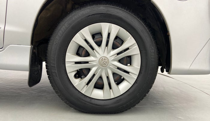 2014 Toyota Innova 2.5 GX 7 STR BS IV, Diesel, Manual, 1,23,972 km, Right Front Wheel