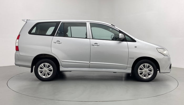 2014 Toyota Innova 2.5 GX 7 STR BS IV, Diesel, Manual, 1,23,972 km, Right Side View