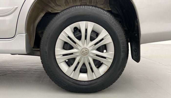 2014 Toyota Innova 2.5 GX 7 STR BS IV, Diesel, Manual, 1,23,972 km, Left Rear Wheel