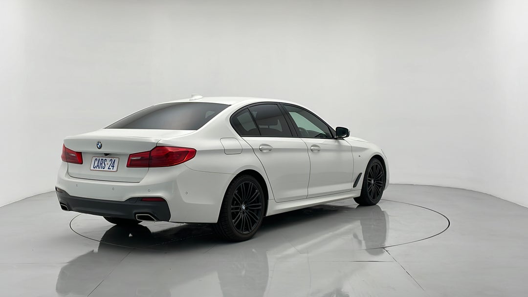 Right Back Diagonal (45- Degree) View