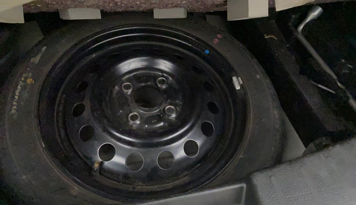2016 Maruti Wagon R 1.0 VXI AMT, Petrol, Automatic, 33,705 km, Dicky (Boot door) - Tool missing
