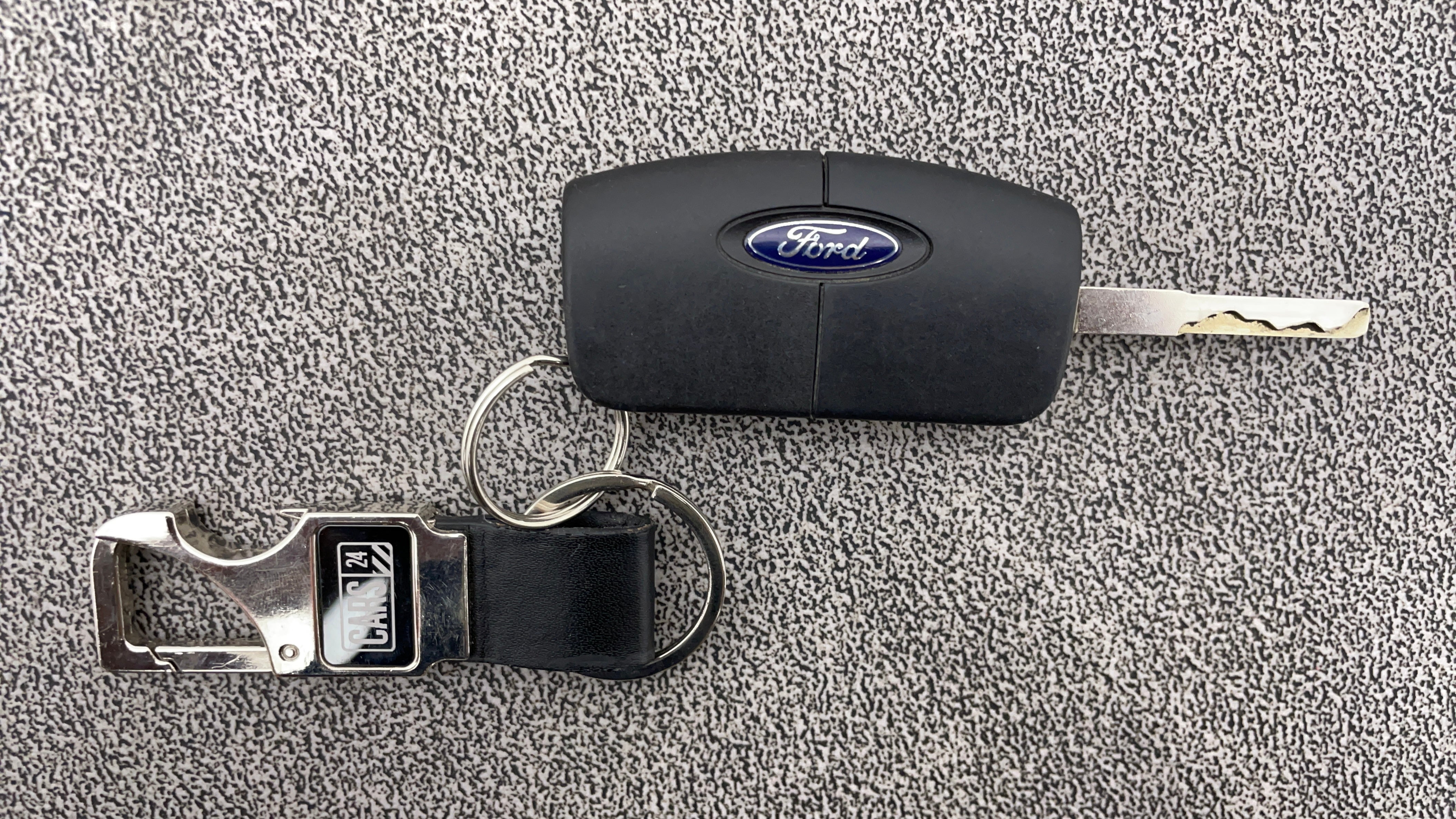 Ford EcoSport-Key Close-up