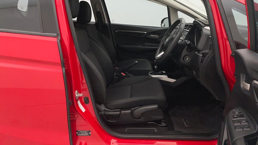 2018 Honda Jazz Vti, Manual, 108864 km, Right Side Front Door Cabin View