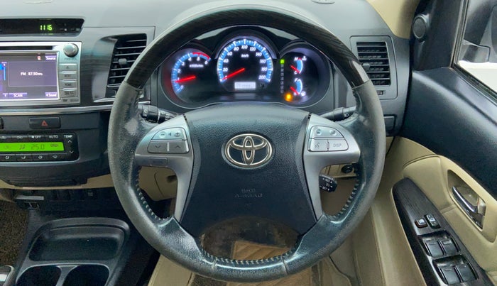 2016 Toyota Fortuner 3.0 AT 4X2, Diesel, Automatic, 1,71,880 km, Steering Wheel Close-up