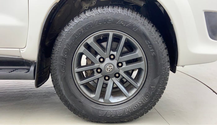2016 Toyota Fortuner 3.0 AT 4X2, Diesel, Automatic, 1,71,880 km, Right Front Tyre
