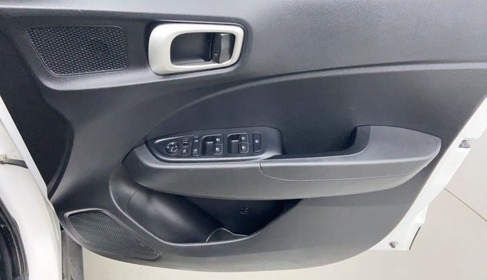 2019 Hyundai VENUE 1.0 TURBO GDI SX+ AT, Petrol, Automatic, 26,448 km, Driver Side Door Panels Control
