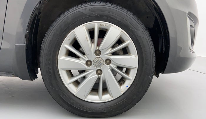 2017 Maruti Swift ZXI D, Petrol, Manual, 45,719 km, Right Front Tyre