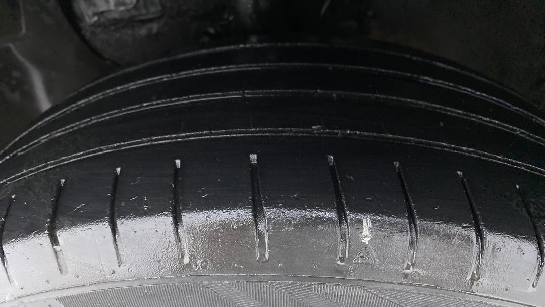 Left Front Tyre Tread