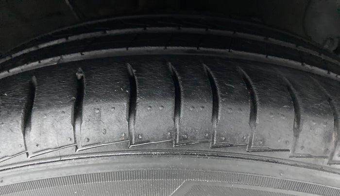 2019 Hyundai NEW SANTRO SPORTZ 1.1, Petrol, Manual, 33,640 km, Right Front Tyre Tread