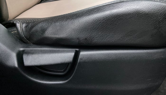 2019 Hyundai NEW SANTRO SPORTZ 1.1, Petrol, Manual, 33,640 km, Driver Side Adjustment Panel