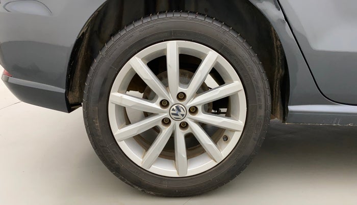 2017 Volkswagen Ameo HIGHLINE1.2L PLUS 16 ALLOY, Petrol, Manual, 35,070 km, Right Rear Wheel