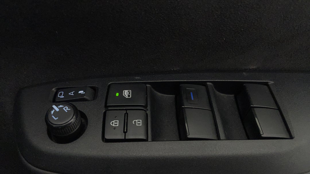 2023 Toyota Yaris Ascent Sport, Automatic, 44012 km, Drivers Side Door Panel Controls