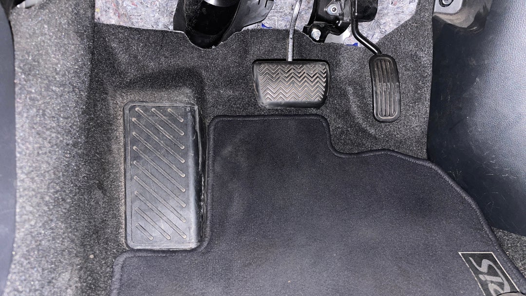 2023 Toyota Yaris Ascent Sport, Automatic, 44012 km, Pedals and Footmat