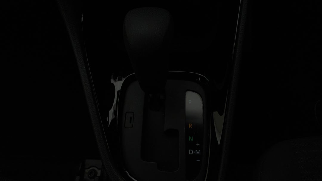 2023 Toyota Yaris Ascent Sport, Automatic, 44012 km, Gear Lever 