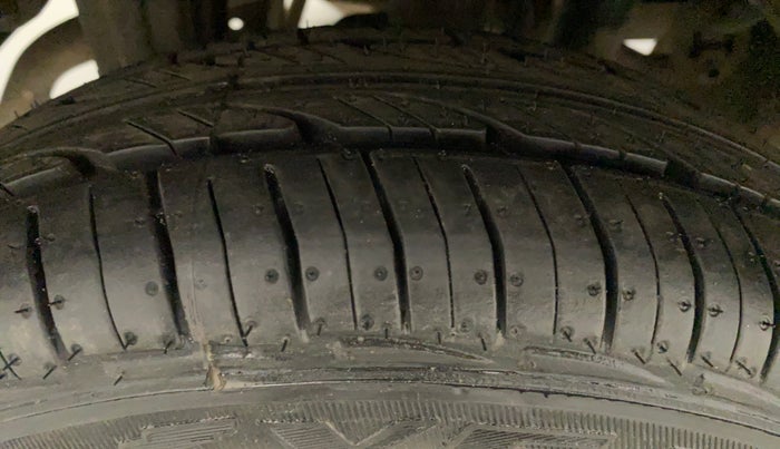 2016 Maruti Alto 800 LXI, Petrol, Manual, 47,233 km, Right Rear Tyre Tread