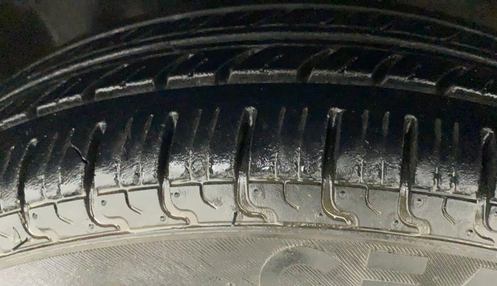 2014 Hyundai Santro Xing GLS, Petrol, Manual, 59,594 km, Left Front Tyre Tread