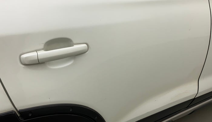 2018 Maruti Vitara Brezza VDI, Diesel, Manual, 30,549 km, Right rear door - Minor scratches
