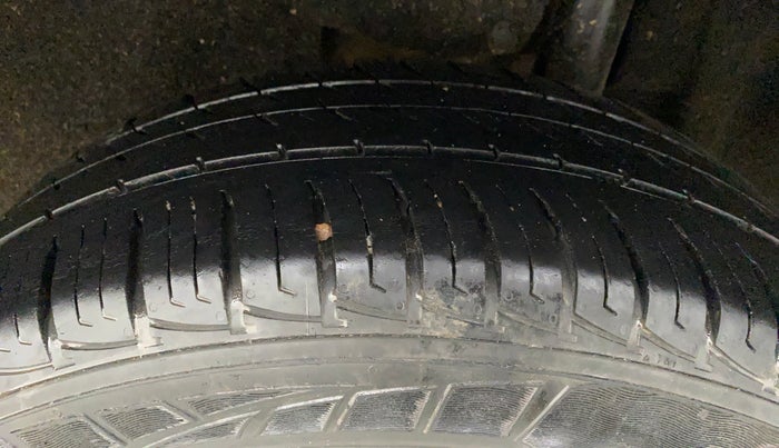 2018 Maruti Vitara Brezza VDI, Diesel, Manual, 30,549 km, Left Rear Tyre Tread