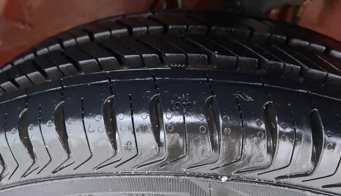 2019 Maruti Alto LXI, Petrol, Manual, 27,517 km, Left Front Tyre Tread