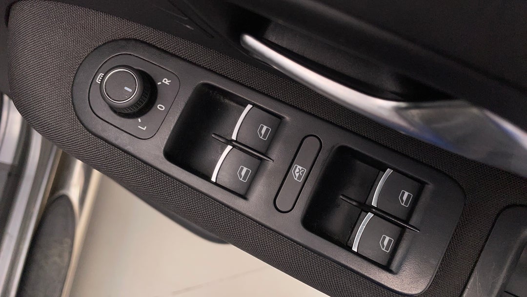 2019 Volkswagen Amarok Tdi550 Highline 4motion (4x4), Automatic, 79546 km, Drivers Side Door Panel Controls