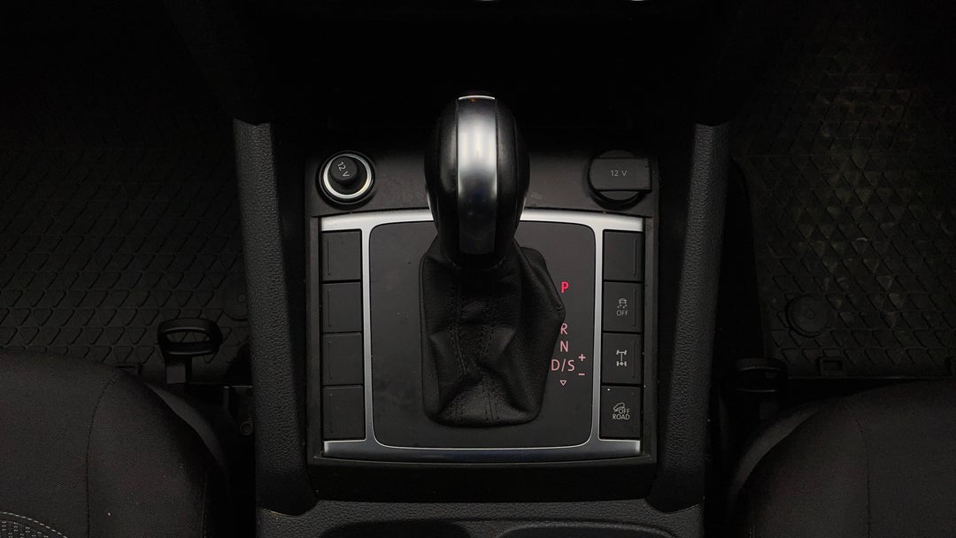 2019 Volkswagen Amarok Tdi550 Highline 4motion (4x4), Automatic, 79546 km, Gear Lever 