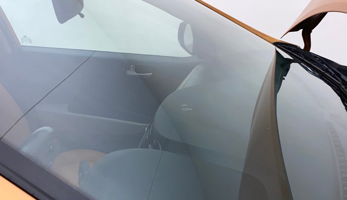 2015 Hyundai Grand i10 ASTA 1.2 KAPPA VTVT, Petrol, Manual, 83,738 km, Front windshield - Minor spot on windshield