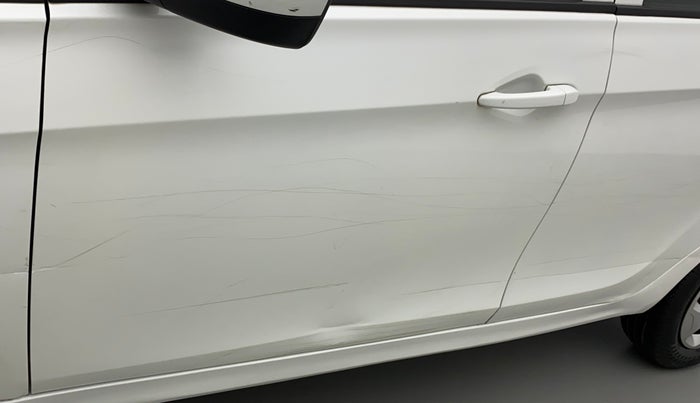 2018 Tata Tiago XT PETROL, CNG, Manual, 55,910 km, Front passenger door - Minor scratches