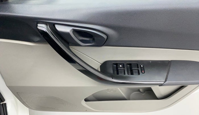 2018 Tata Tiago XT PETROL, CNG, Manual, 55,910 km, Driver Side Door Panels Control
