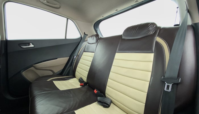 2015 Hyundai Grand i10 SPORTZ 1.2 KAPPA VTVT, Petrol, Manual, 22,695 km, Right Side Rear Door Cabin