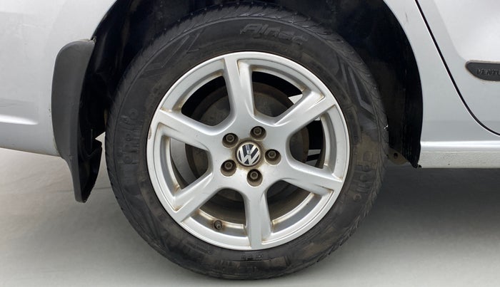 2014 Volkswagen Vento HIGHLINE PETROL, Petrol, Manual, 37,558 km, Right Rear Wheel