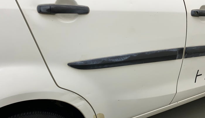 2012 Maruti Ritz VXI, Petrol, Manual, 1,11,046 km, Right rear door - Slightly dented