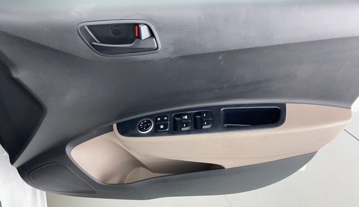 2020 Hyundai Grand i10 MAGNA 1.2 VTVT, Petrol, Manual, 6,634 km, Driver Side Door Panels Control