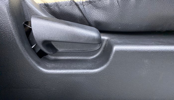 2017 Maruti Wagon R 1.0 VXI, Petrol, Manual, 51,781 km, Driver Side Adjustment Panel