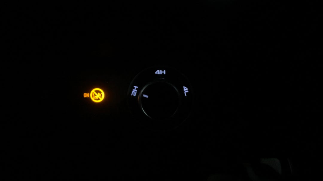 2024 Mazda BT-50 Gt (4x4), Automatic, 13433 km, Utility Switches/Buttons