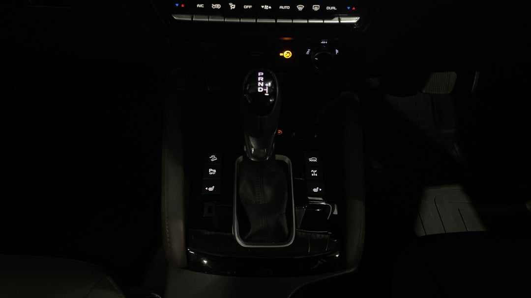 2024 Mazda BT-50 Gt (4x4), Automatic, 13433 km, Gear Lever 