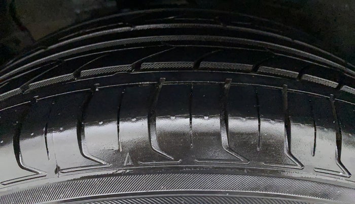 2019 Tata NEXON XZA+ 1.5, Diesel, Automatic, 36,491 km, Right Rear Tyre Tread