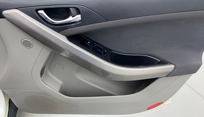 2019 Tata NEXON XZA+ 1.5, Diesel, Automatic, 36,491 km, Driver Side Door Panels Control