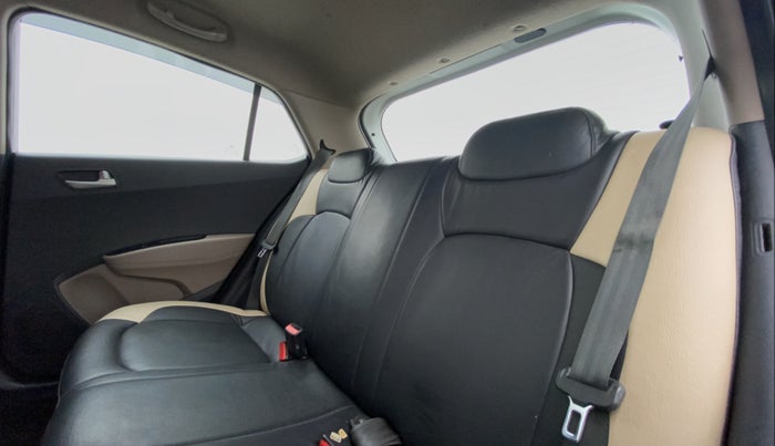 2015 Hyundai Grand i10 SPORTZ 1.2 KAPPA VTVT, Petrol, Manual, 64,053 km, Right Side Rear Door Cabin